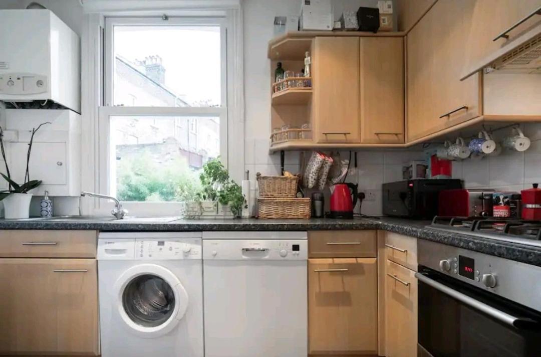 Stylish Room With Private Bath & Terrace In Super Central Clapham Junction Minutes From Victoria, Waterloo ロンドン エクステリア 写真